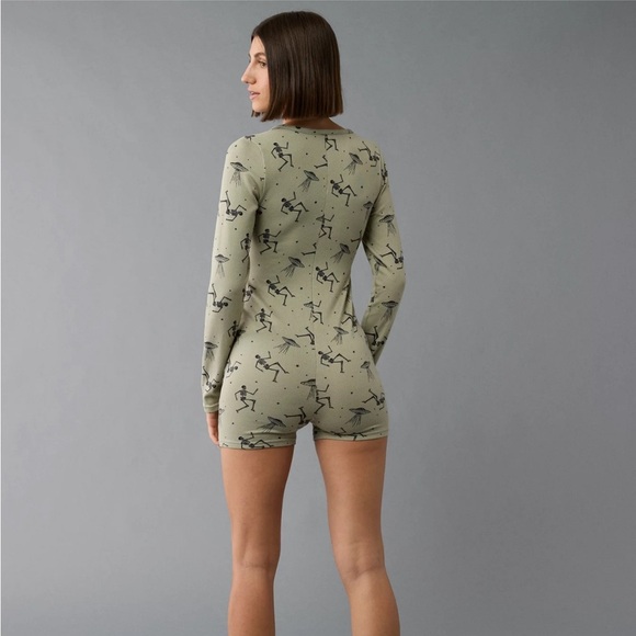 AE Skeleton Plush Ribbed Romper - Picture 2 of 4